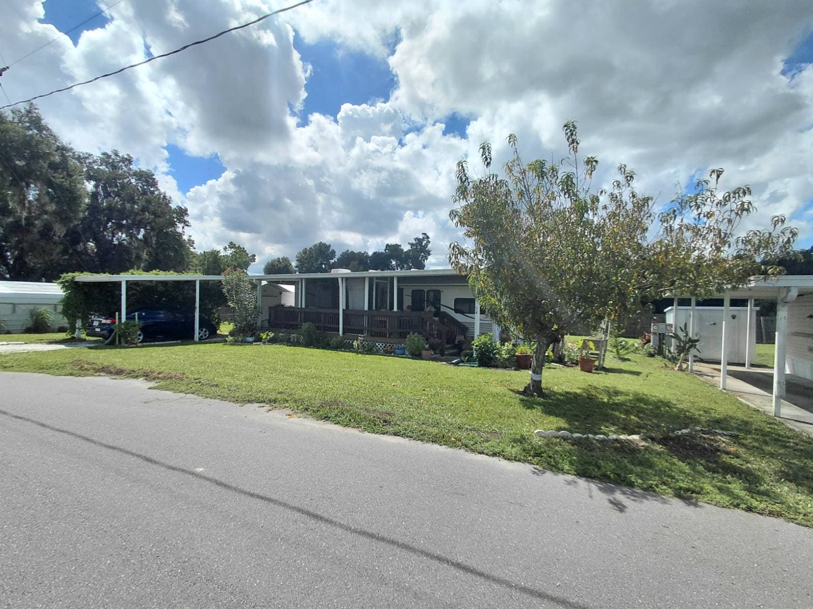 Manufactured home in Dade City, FL 33523