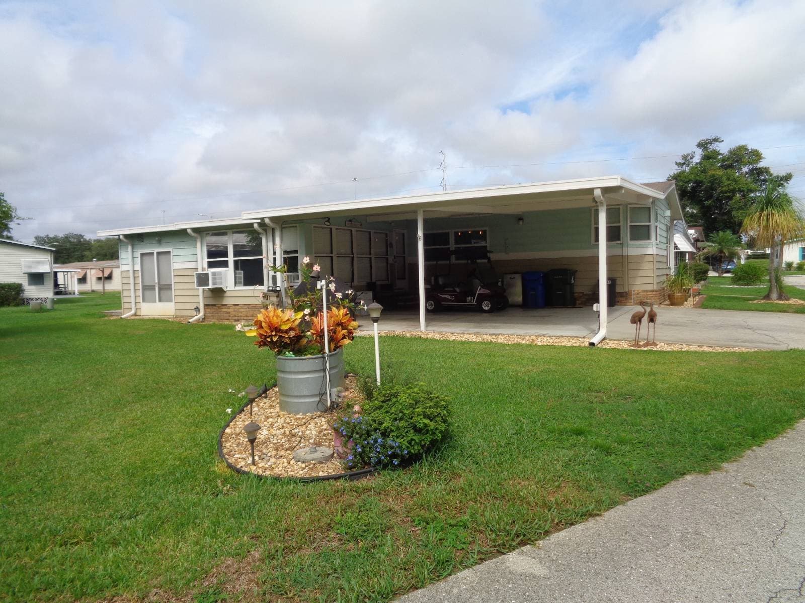 Manufactured home in Lakeland, FL 33805