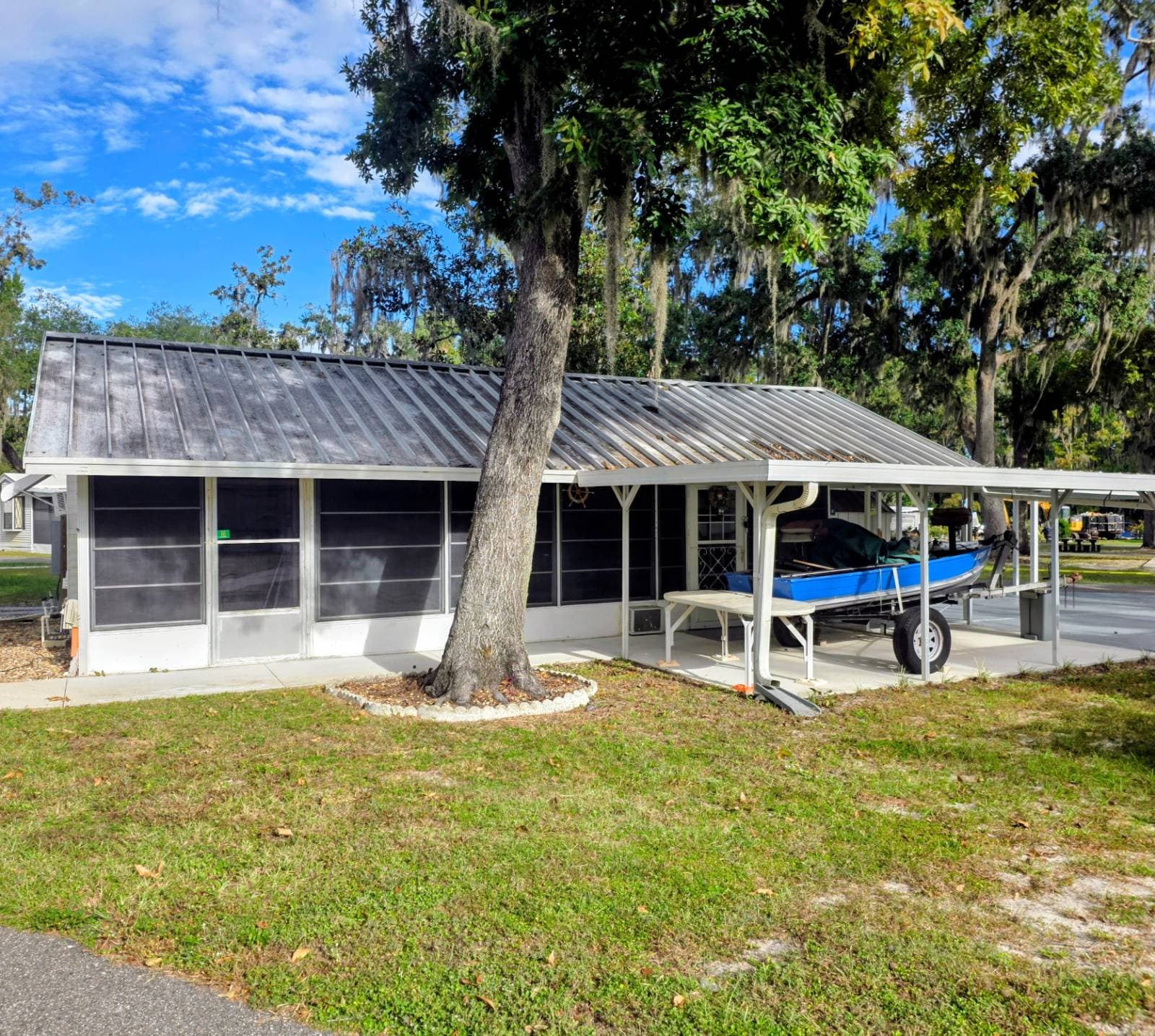 Manufactured home in Leesburg, FL 34748
