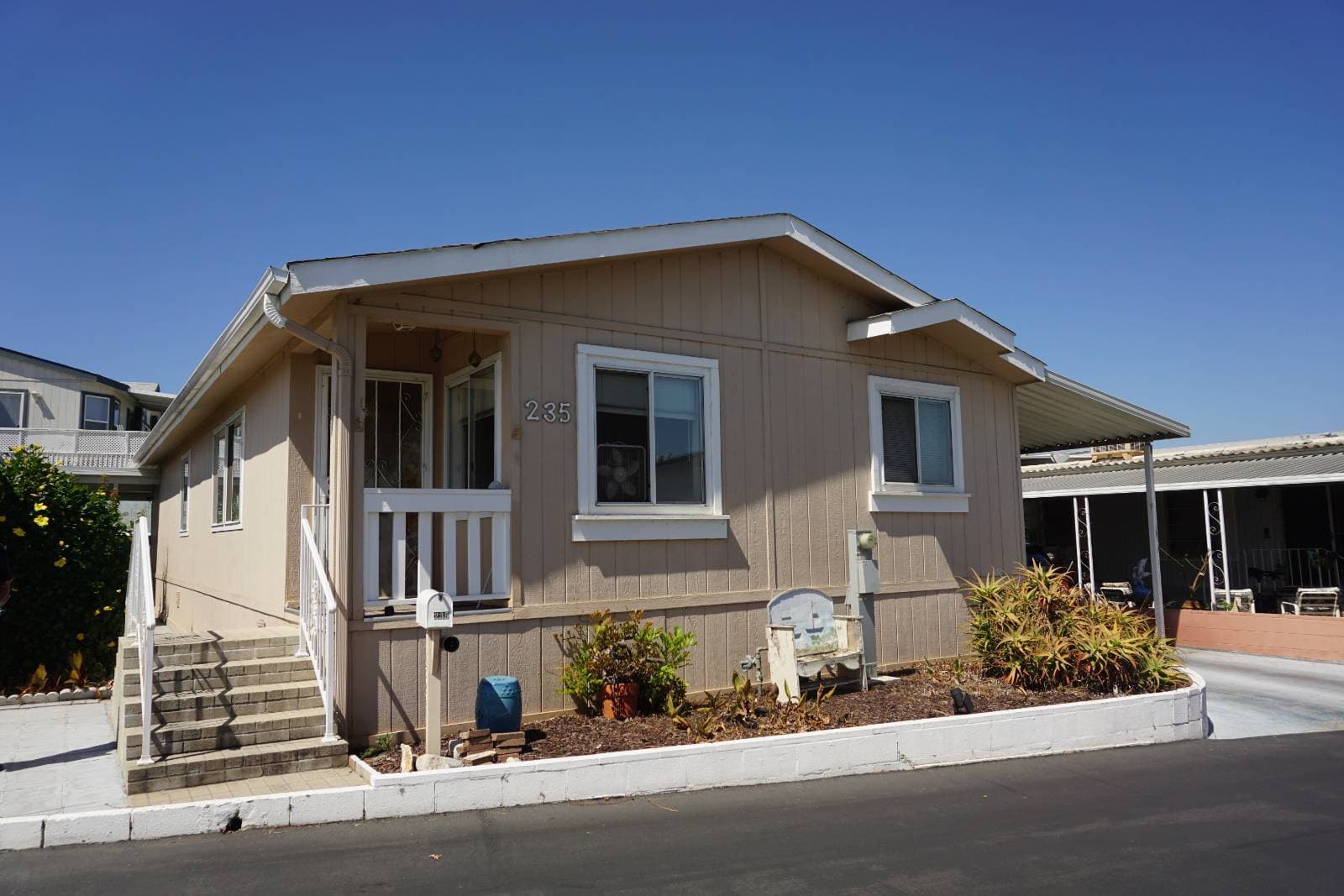 Manufactured home in Oceanside, CA 92057