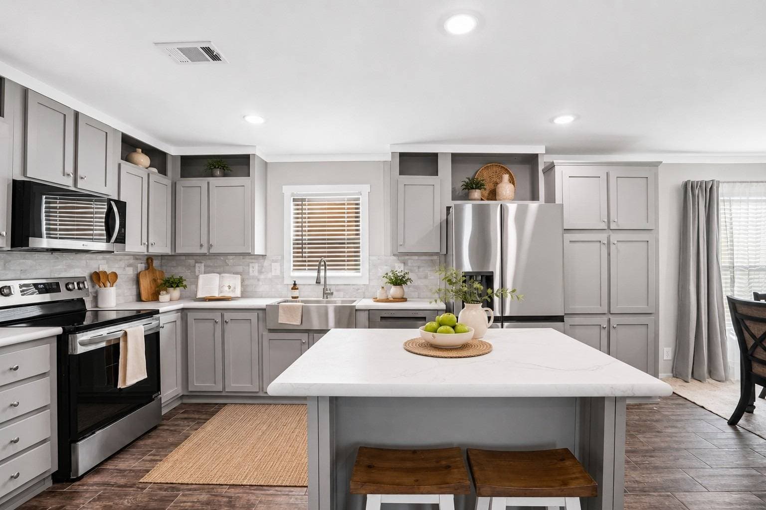Manufactured home in Cleburne, TX 76033
