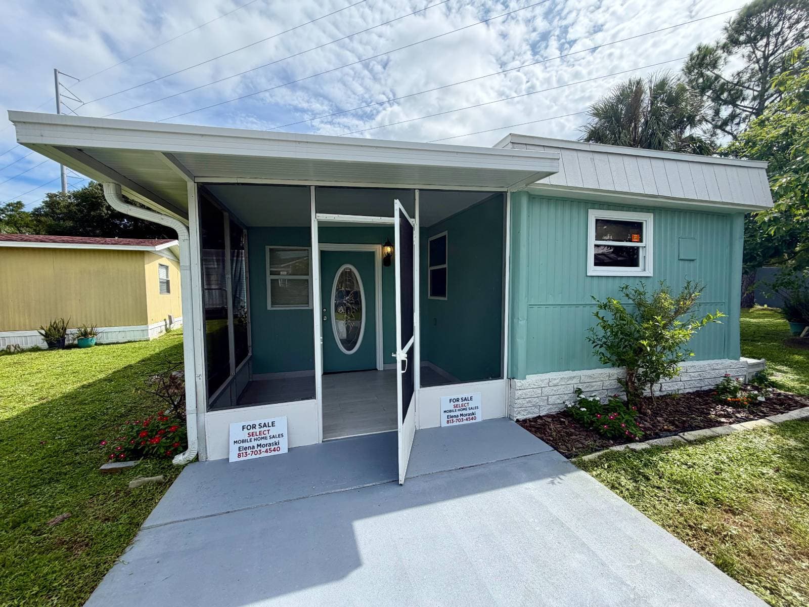 Manufactured home in Tampa, FL 33615