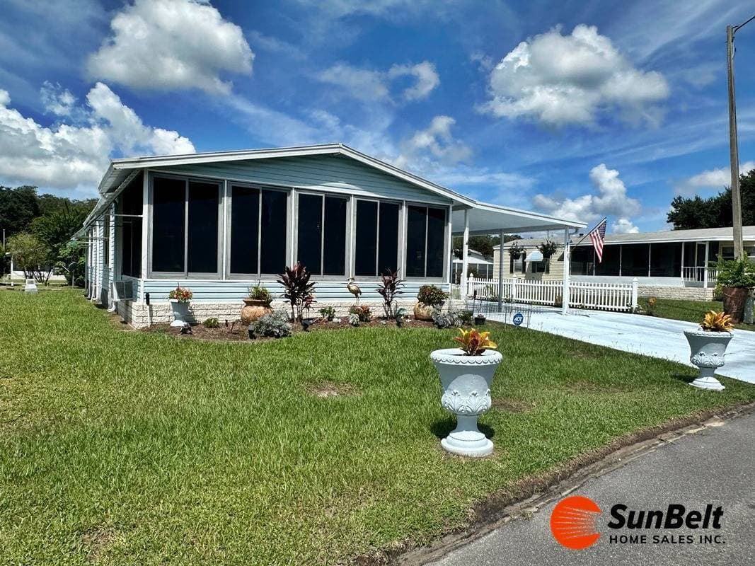 Manufactured home in Fruitland Park, FL 34731