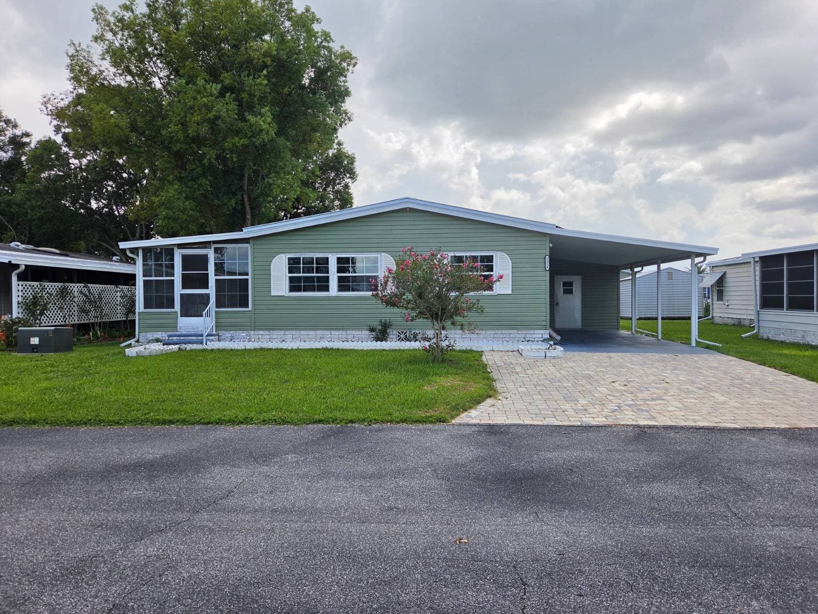 Manufactured home in Lakeland, FL 33810
