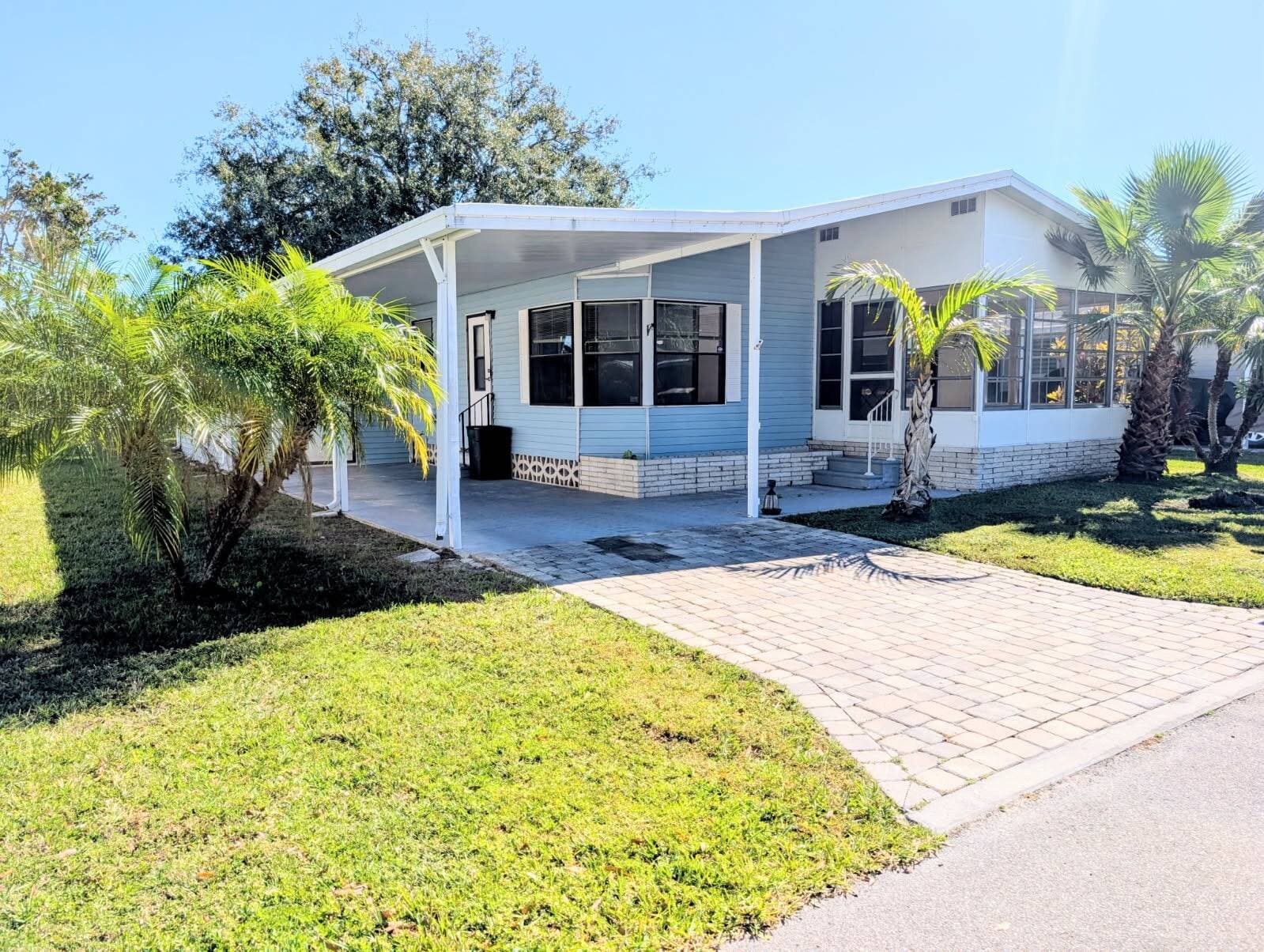 Manufactured home in Kissimmee, FL 34758