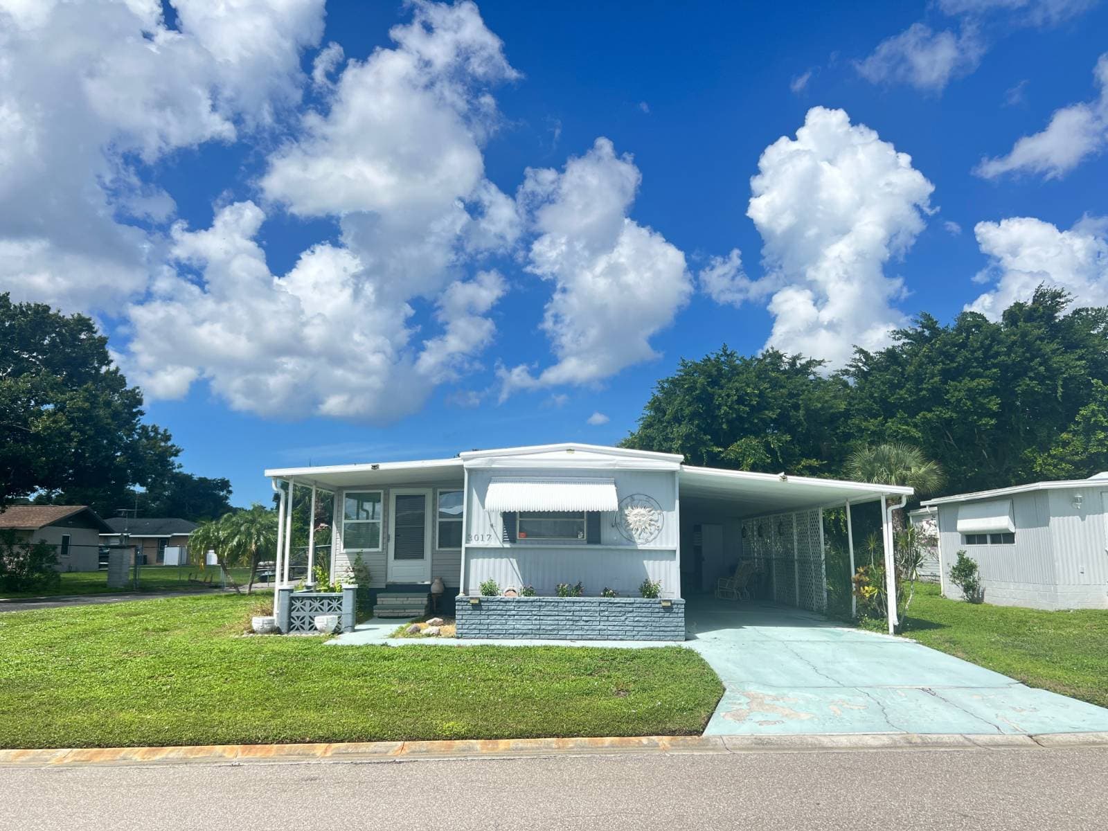 Manufactured home in Sarasota, FL 34239