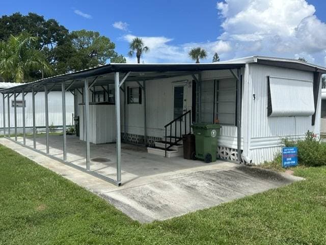 Manufactured home in Bradenton, FL 34208