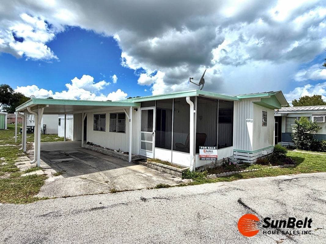 Manufactured home in Leesburg, FL 34788
