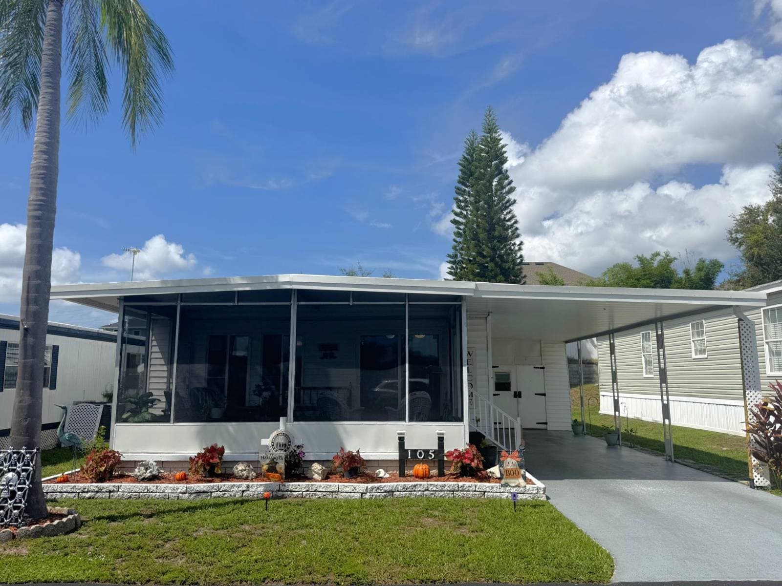 Manufactured home in Tarpon Springs, FL 34689