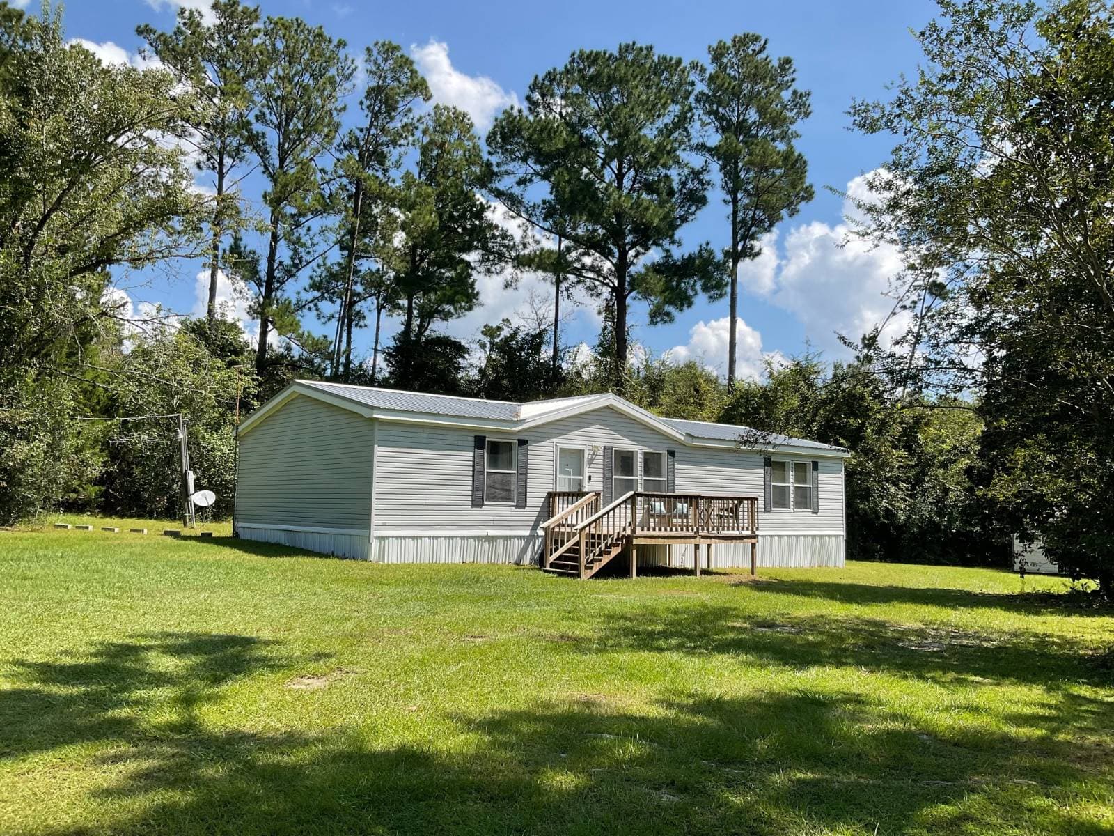 Manufactured home in Marianna, FL 32448