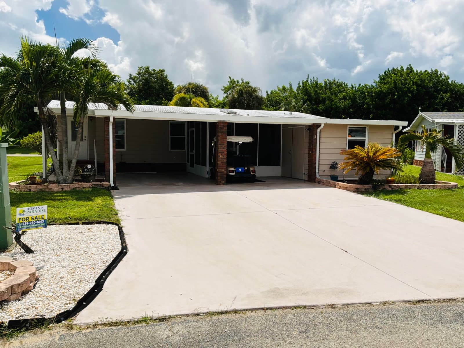 Manufactured home in N Ft Myers, FL 33903