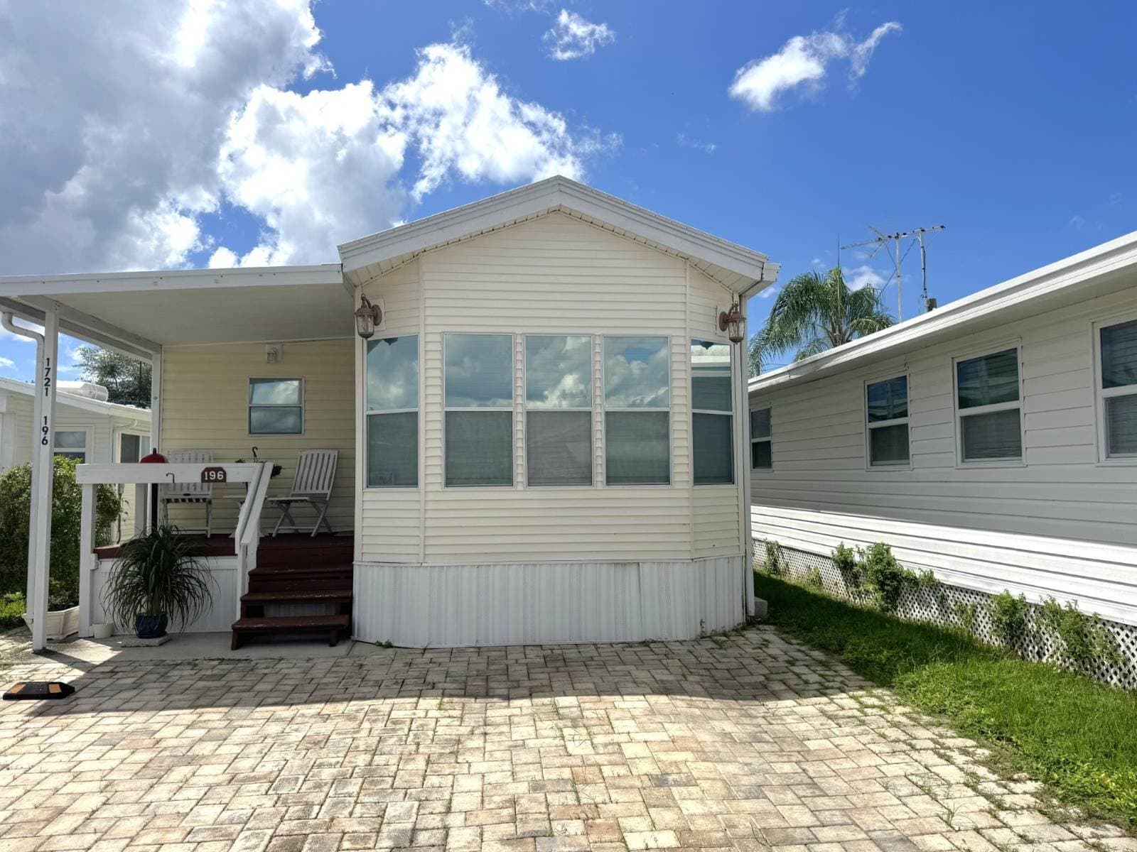 Manufactured home in Holiday, FL 34690