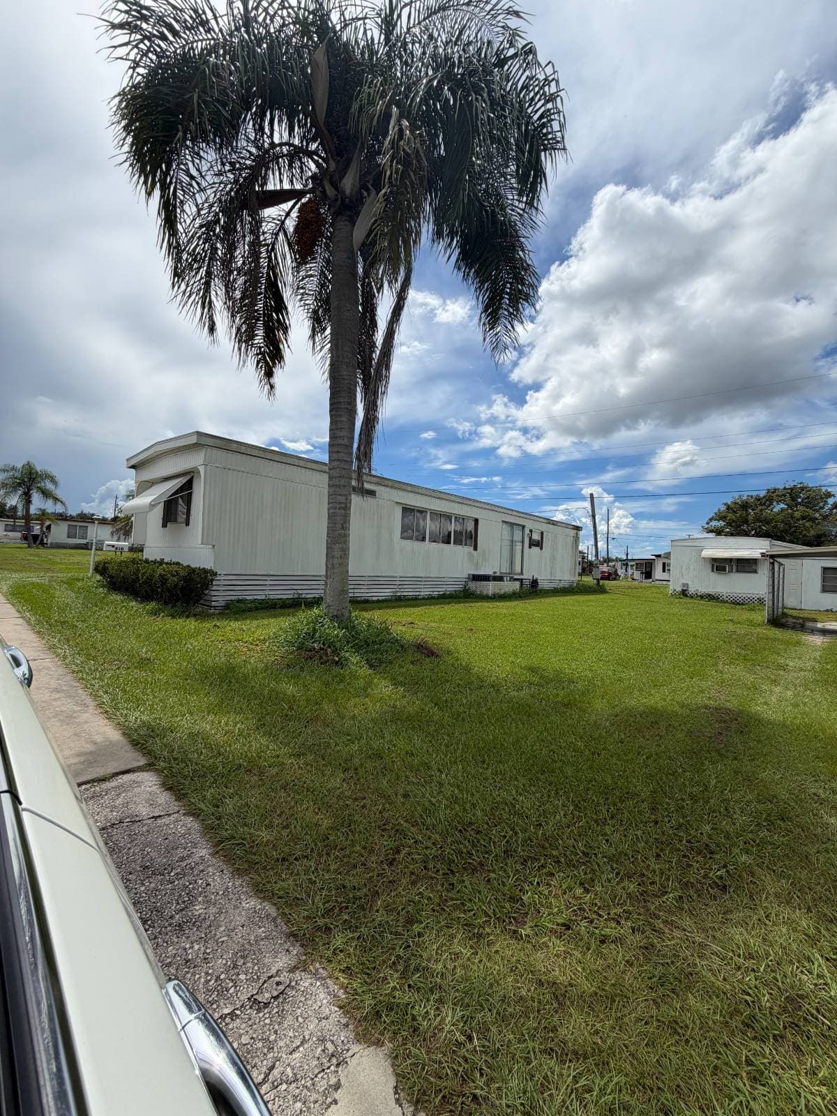 Manufactured home in Brandon, FL 33594