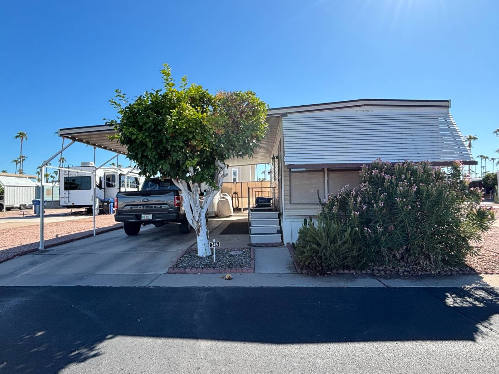 Manufactured home in Mesa, AZ 85205