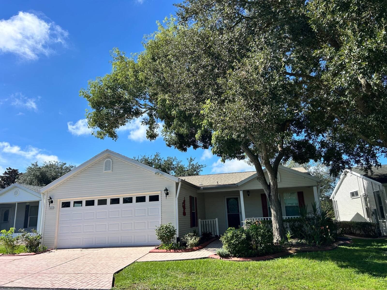Manufactured home in Dade City, FL 33525