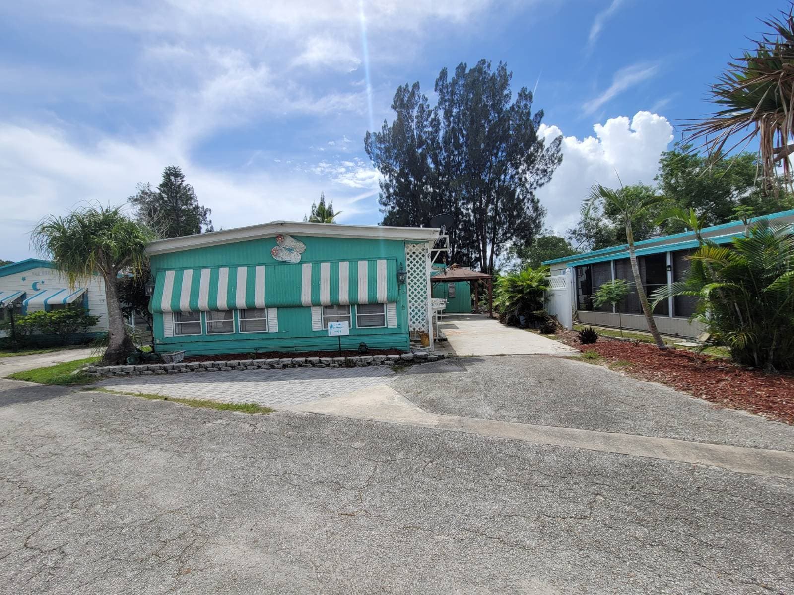 Manufactured home in Vero Beach, FL 32967