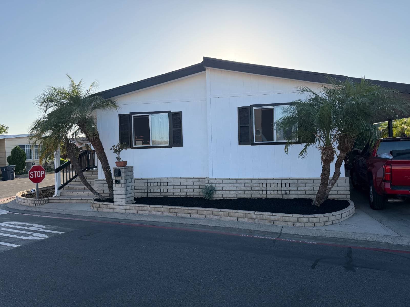 Manufactured home in Santa Ana, CA 92704