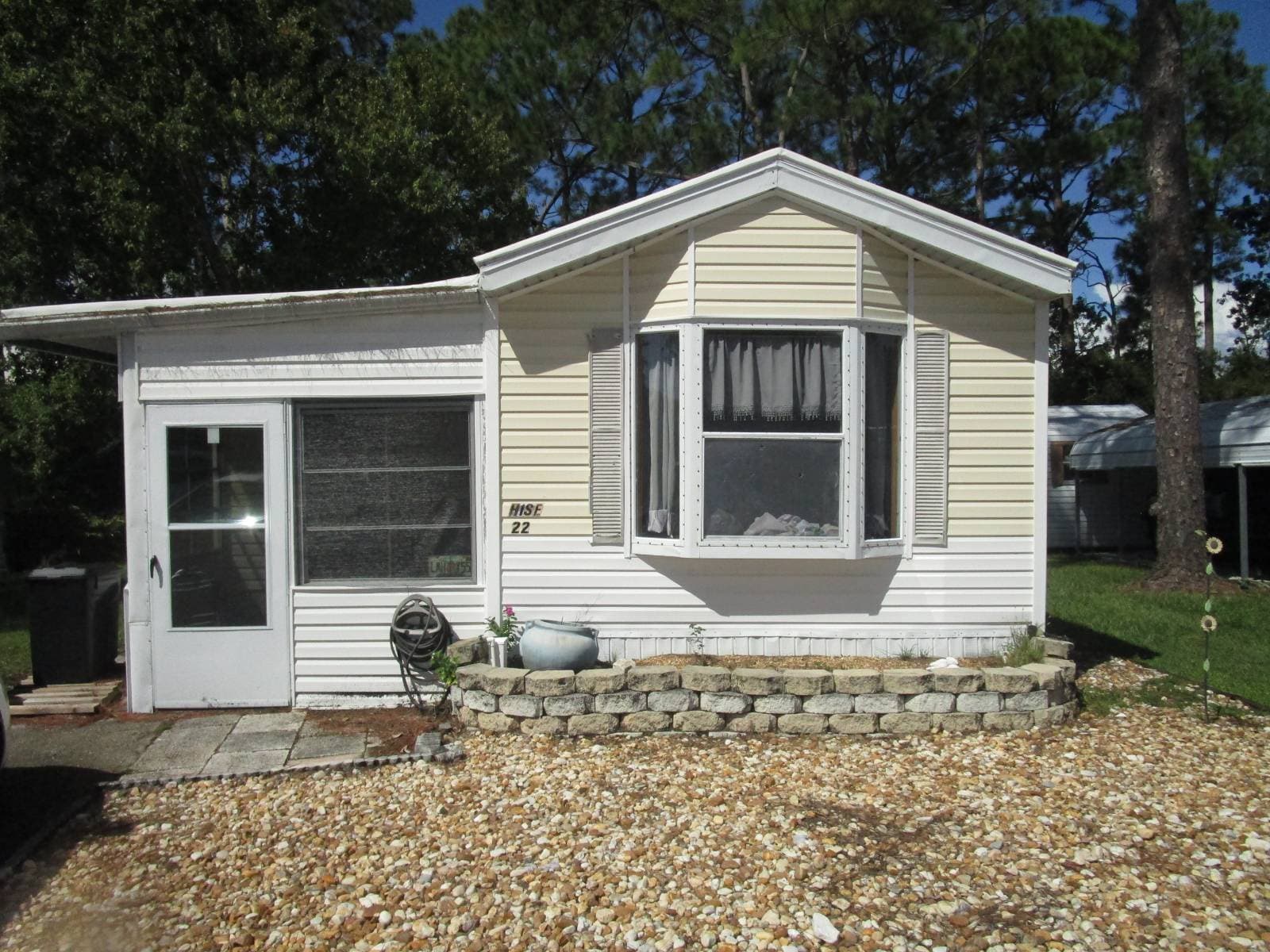 Manufactured home in Mount Dora, FL 32757