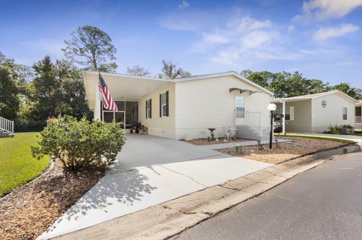Manufactured home in Bunnell, FL 32110