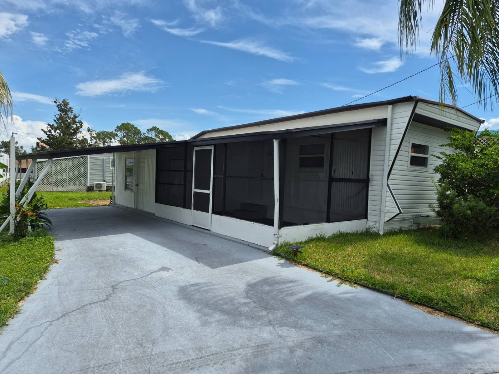 Manufactured home in St.Petersburg, FL 33714