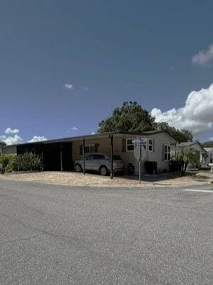 Manufactured home in Largo, FL 33771