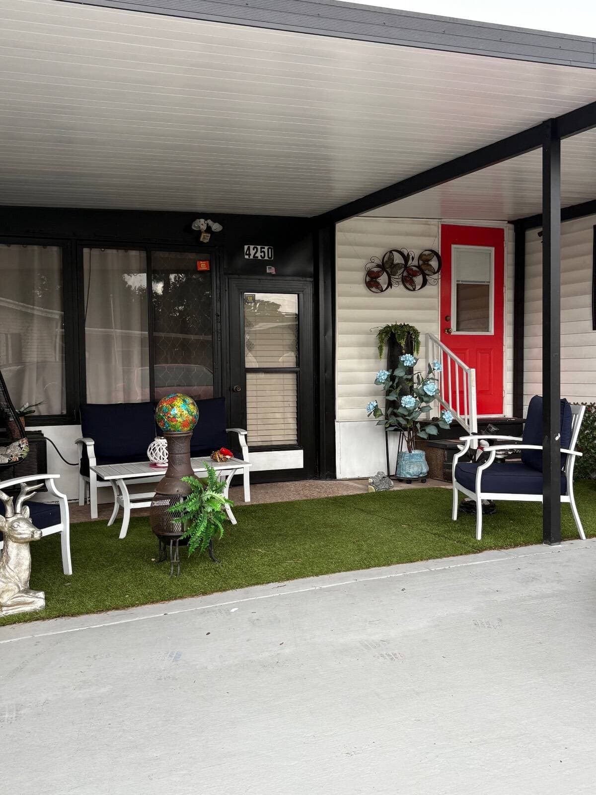 Manufactured home in Riviera Beach, FL 33404