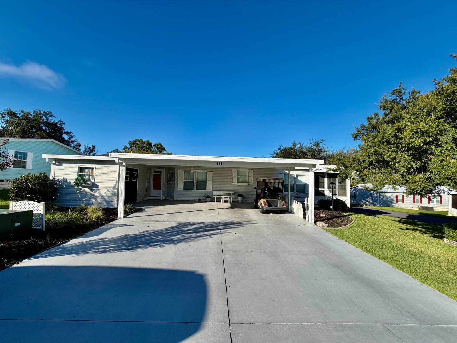 Manufactured home in Lady Lake, FL 32159