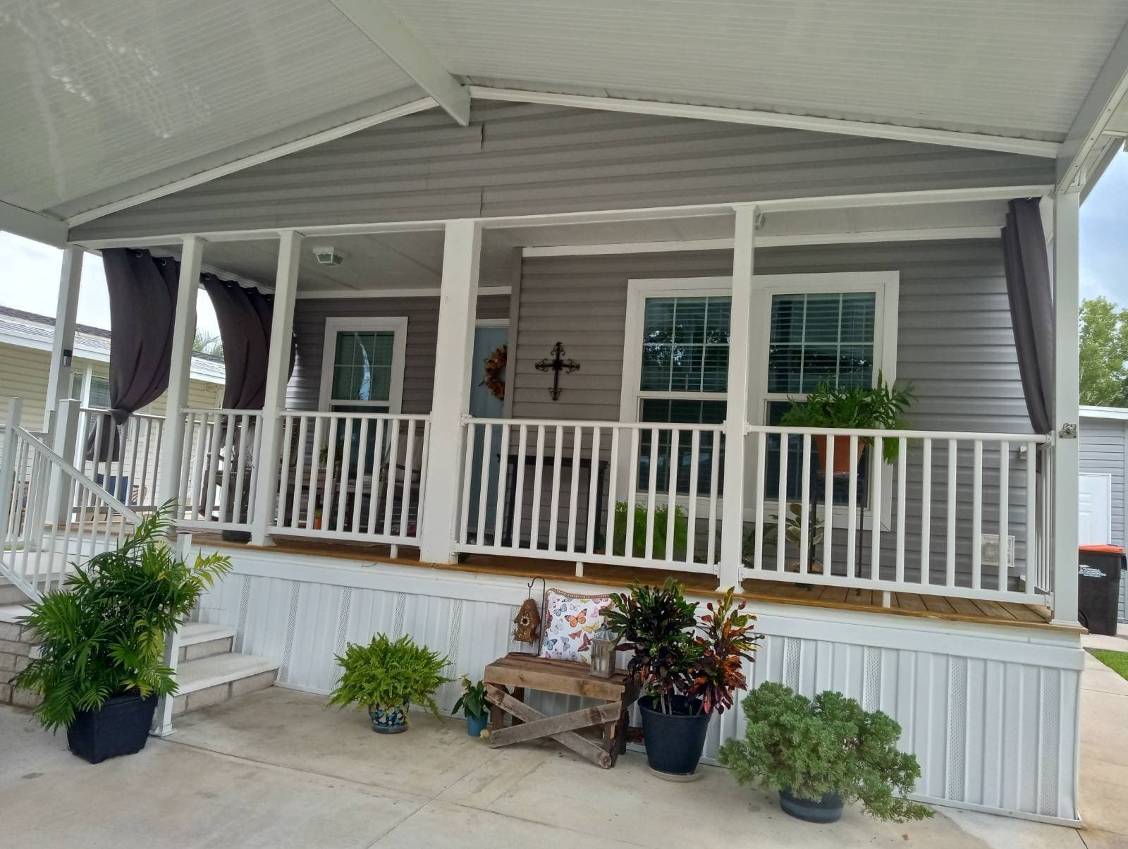 Manufactured home in Ocala, FL 34476
