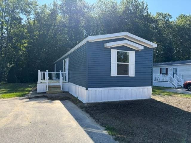 Manufactured home in Arundel, ME 04046