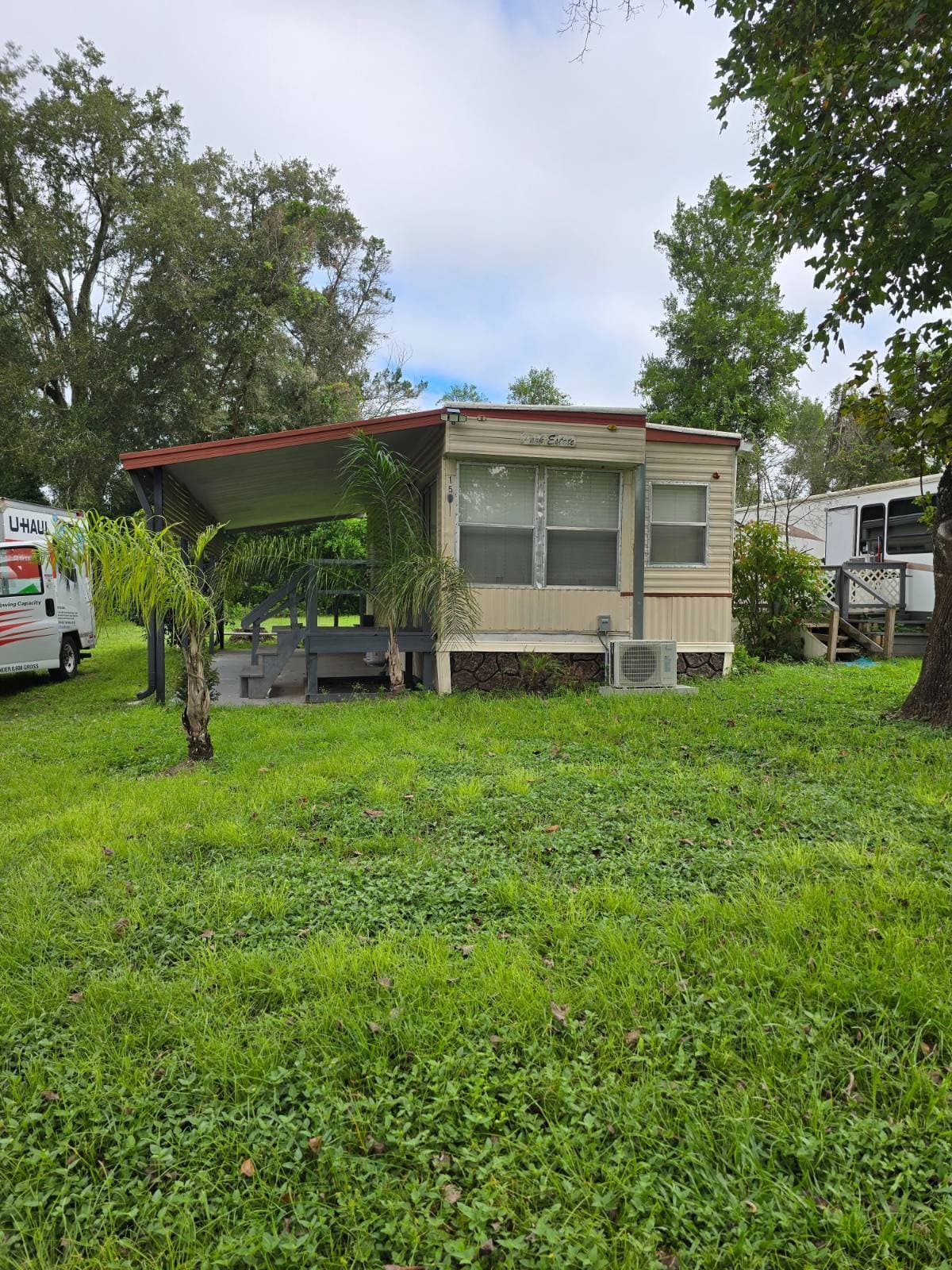Manufactured home in Dade City, FL 33525