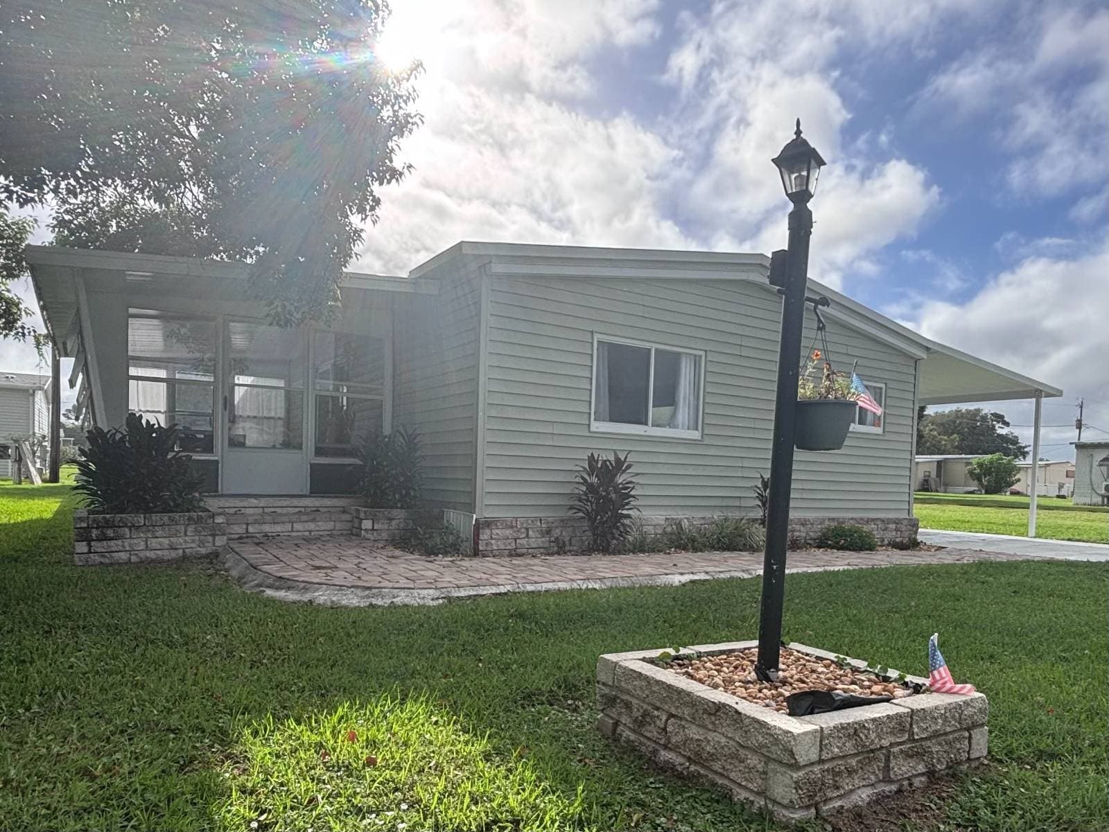 Manufactured home in Port Orange, FL 32127