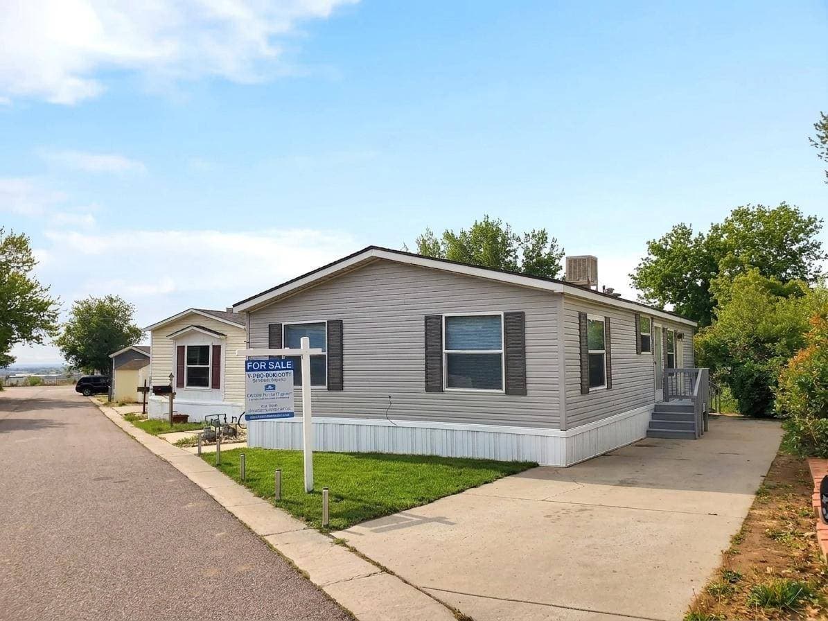 Manufactured home in Golden, CO 80401