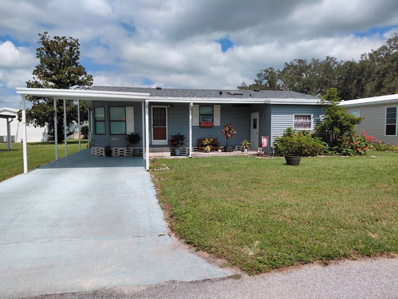 Manufactured home in Zephyrhills, FL 33542