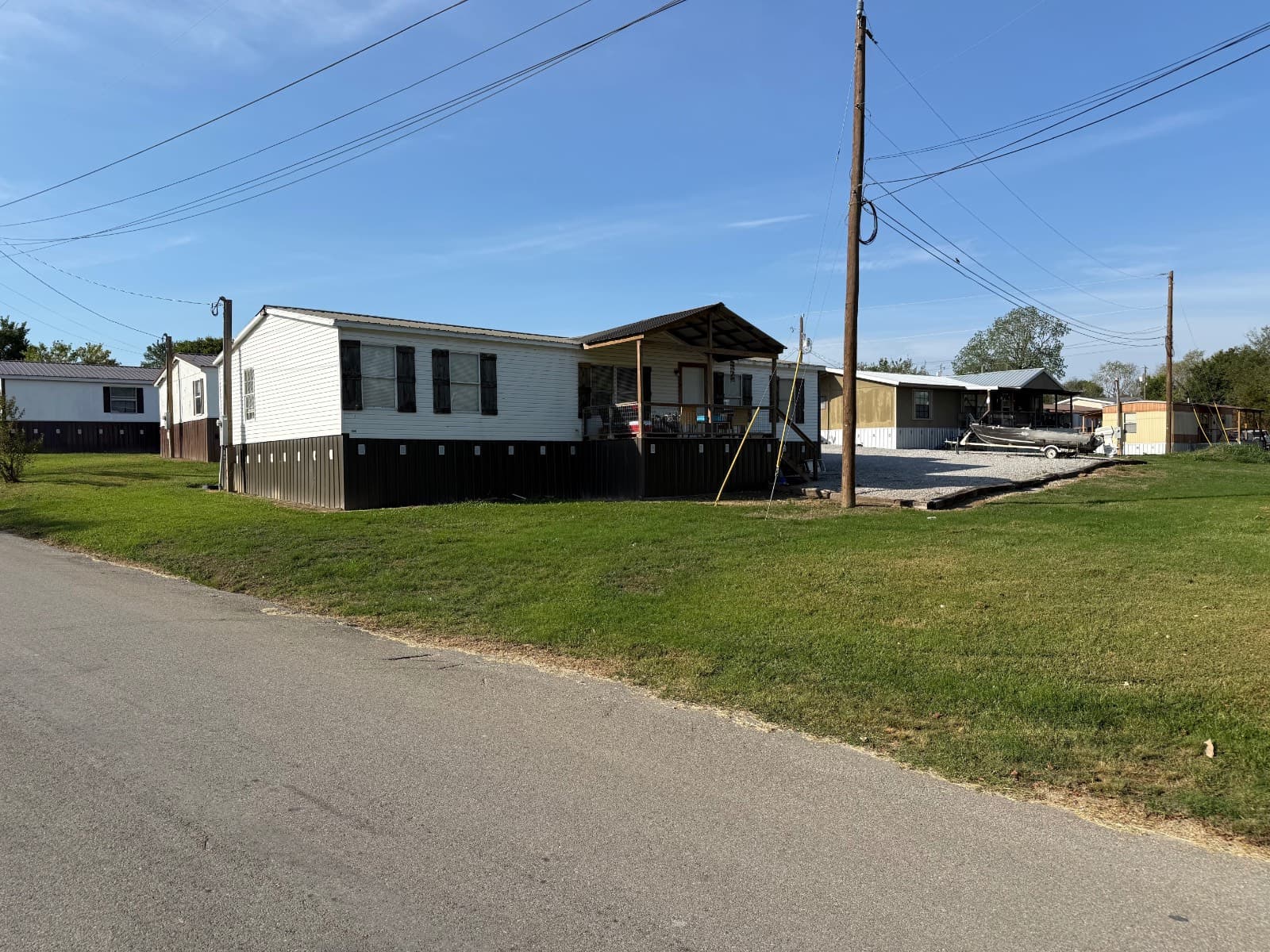 Manufactured home in Cave City, AR 72521