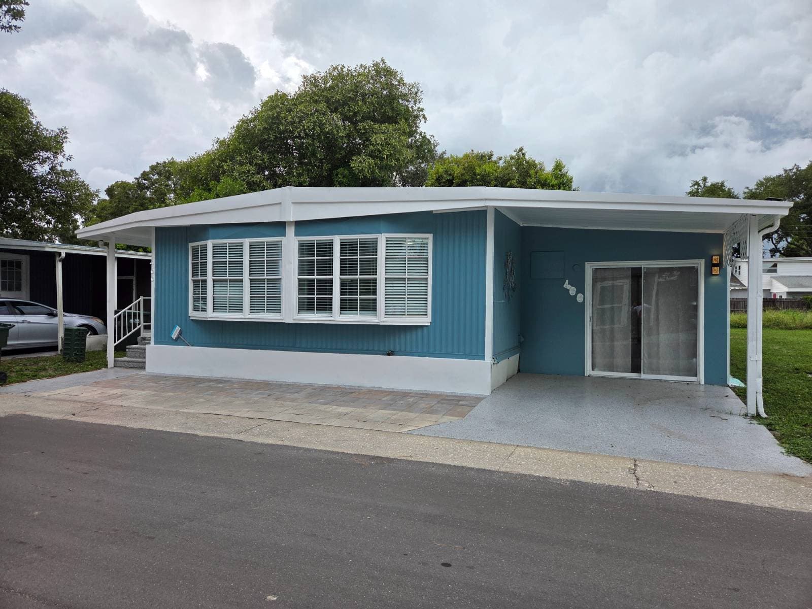 Manufactured home in Largo, FL 33771