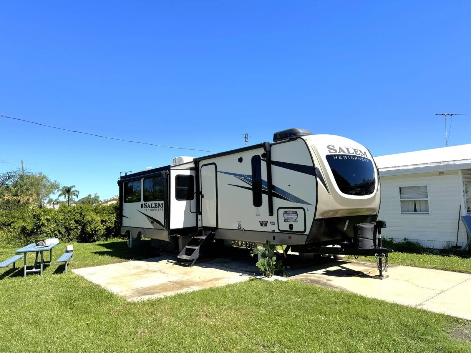 Manufactured home in Holiday, FL 34690