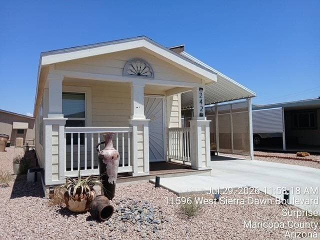 Manufactured home in Surprise, AZ 85378