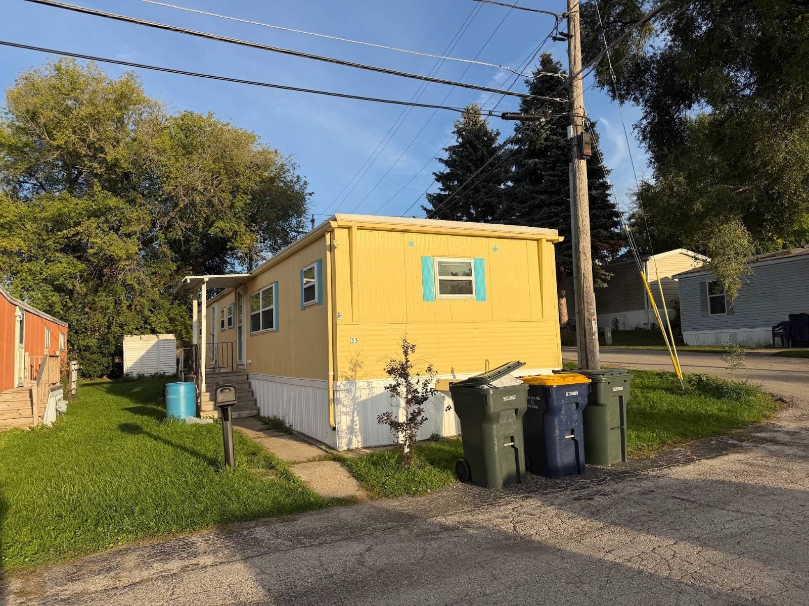 Manufactured home in West Allis, WI 53214