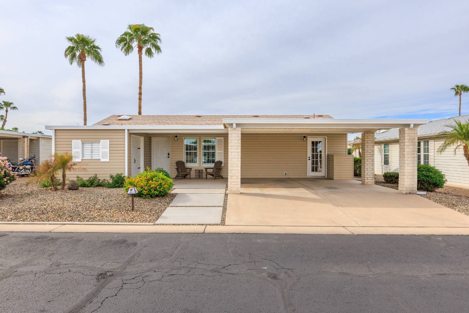 Manufactured home in Mesa, AZ 85209
