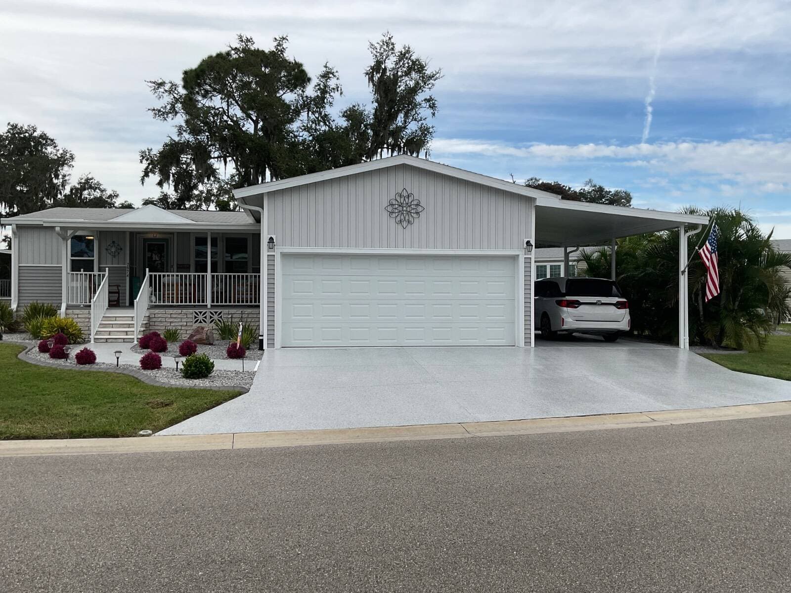 Manufactured home in Ellenton, FL 34222