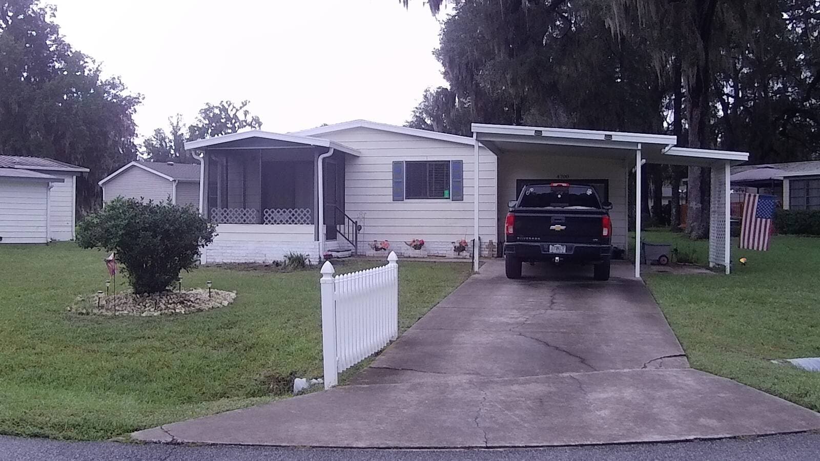 Manufactured home in Ocala, FL 34482
