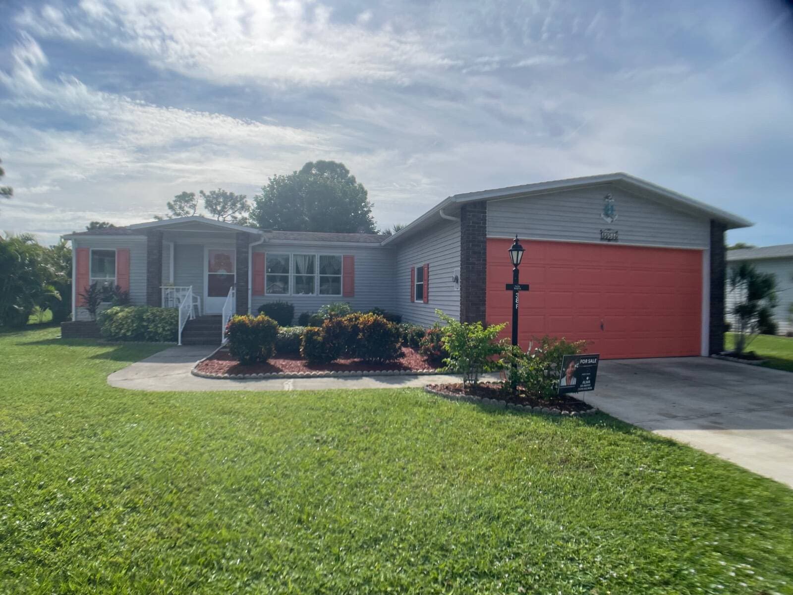Manufactured home in Nort Fort Myers, FL 33903