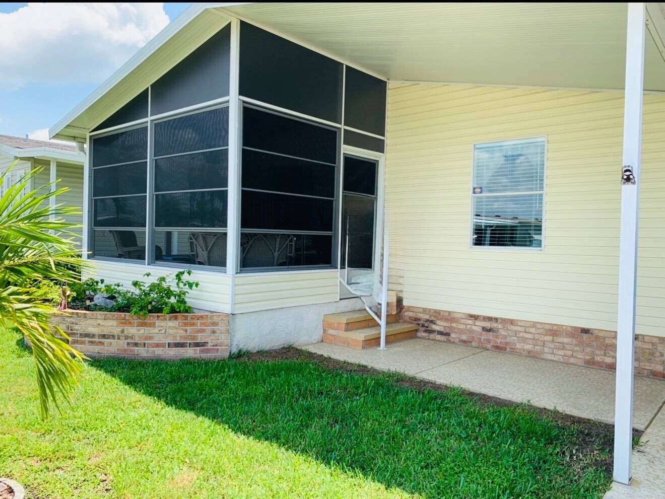 Manufactured home in Parrish, FL 34219