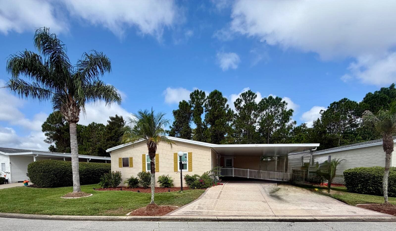 Manufactured home in Ormond Beach, FL 32174