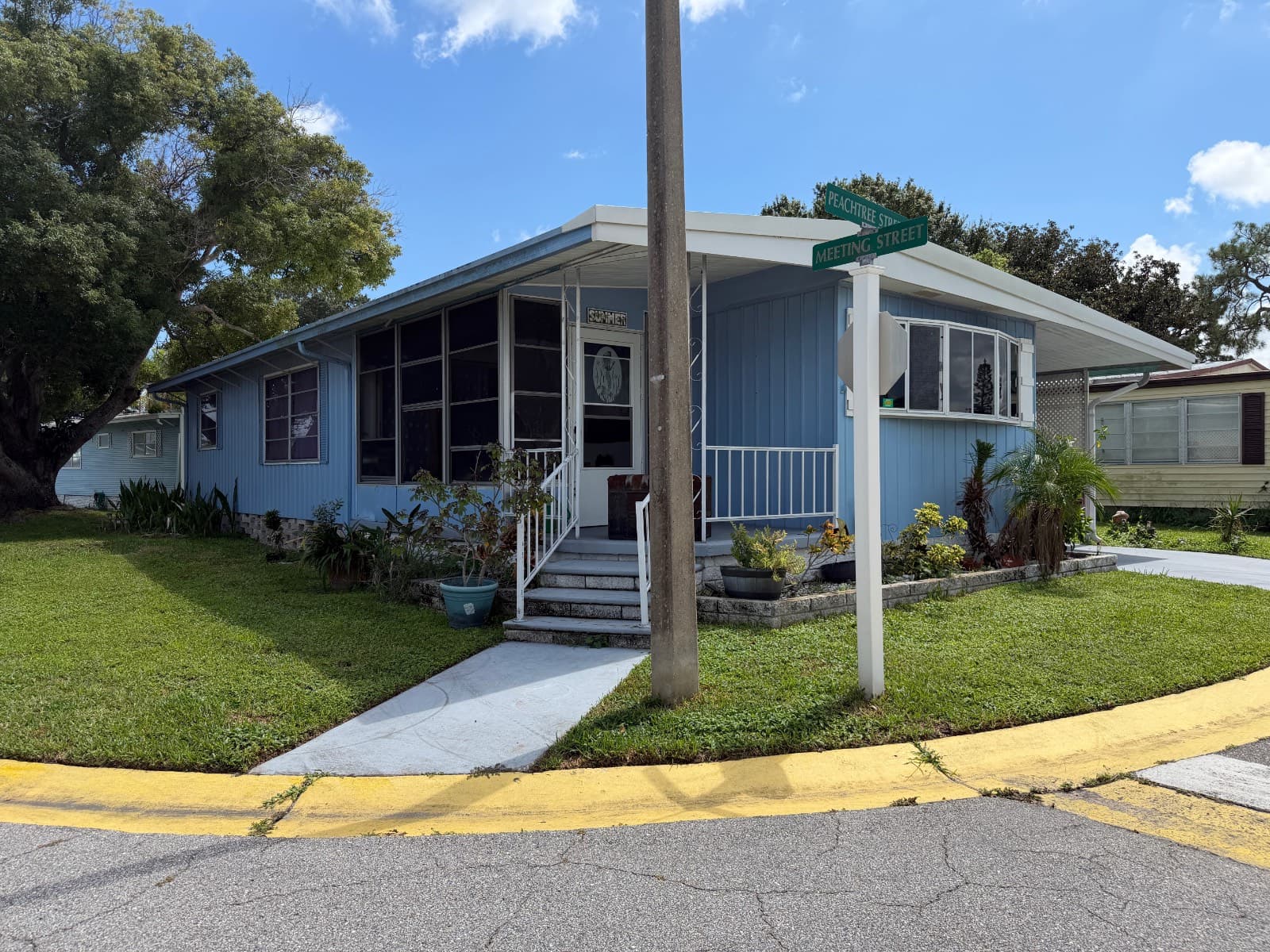 Manufactured home in Largo, FL 33771