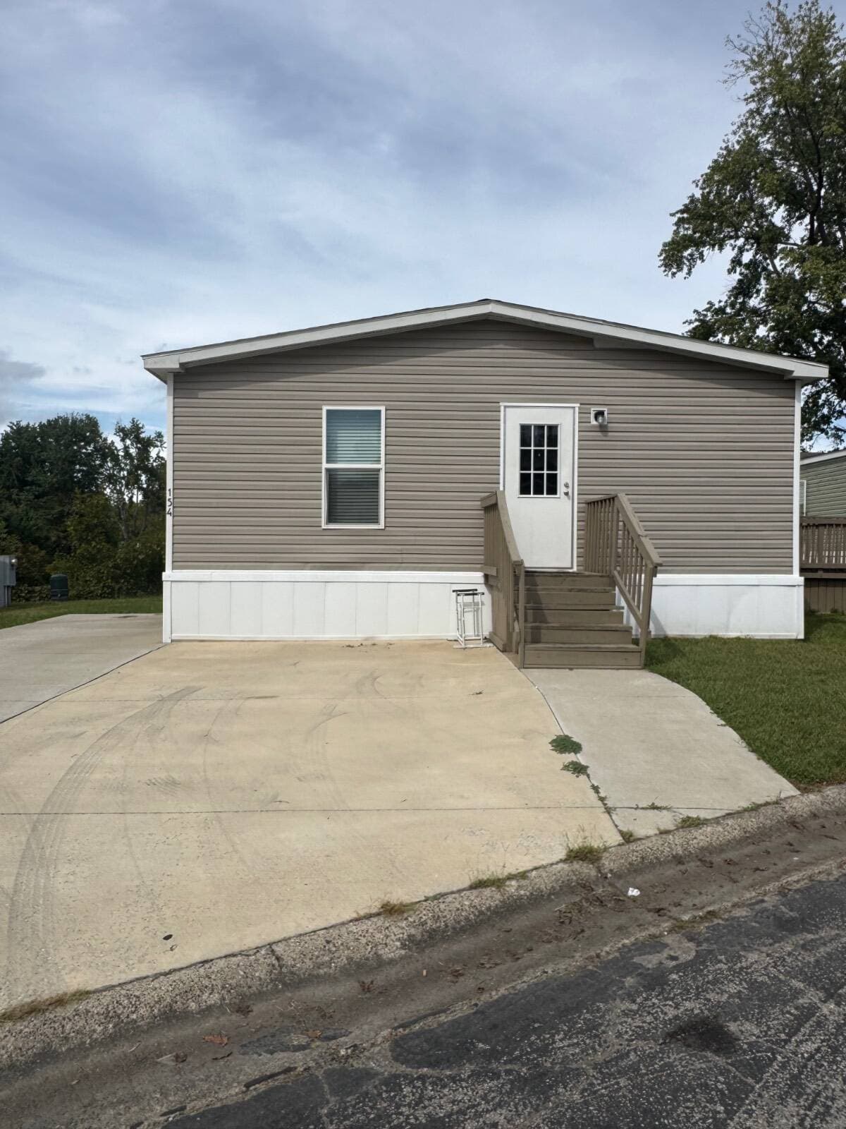 Manufactured home in Clarksville, IN 47129