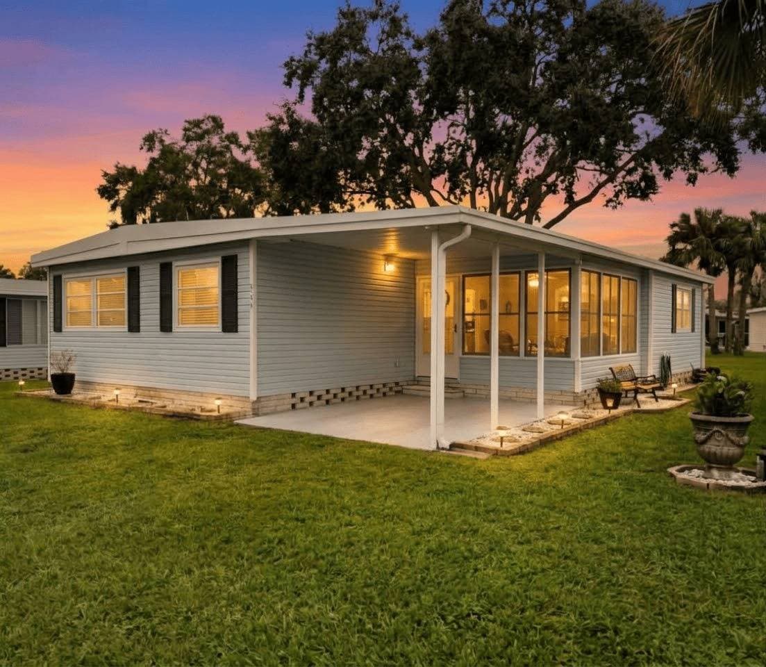 Manufactured home in Largo, FL 33771