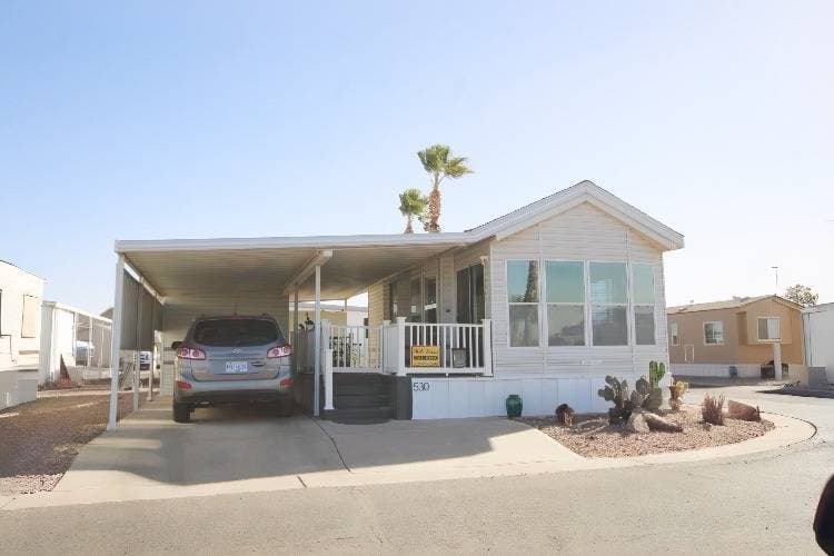 1 Bed, 1 Bath on Corner Lot