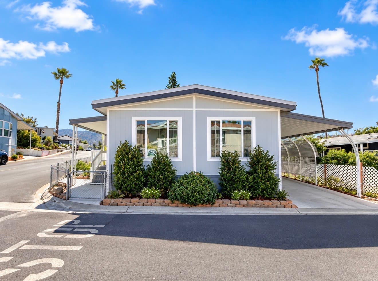 Manufactured home in Lakeside, CA 92040