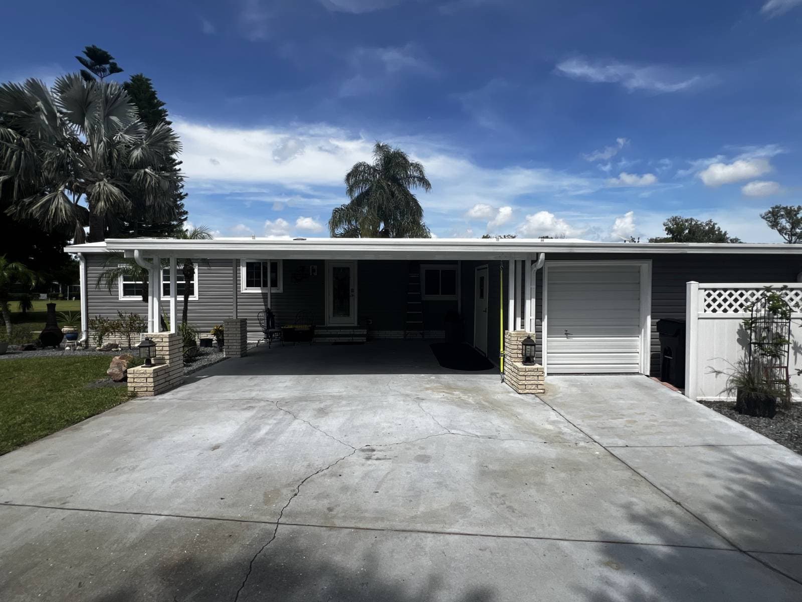 Manufactured home in Winter Haven, FL 33881